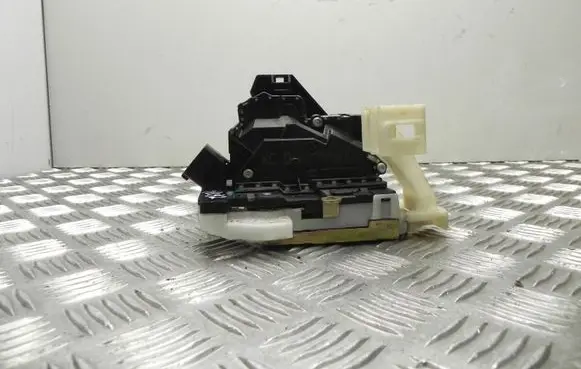 Ford Mondeo Mk III Loading door lock 2S4AA26413CB T6092