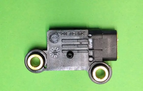 Mercedes-Benz ML W163 Airbag deployment crash/impact sensor A1638200226 0003041342521850 MRSA4M