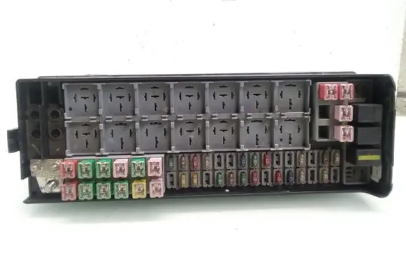 Land Rover Discovery 3 - LR3 Fuse module