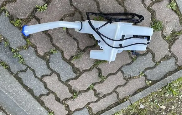 Ford Mustang Mach-E Windshield washer fluid reservoir/tank LJ8B17B613AG