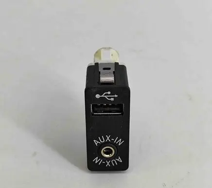 BMW 1 E81 E87 AUX in-socket connector 9237653