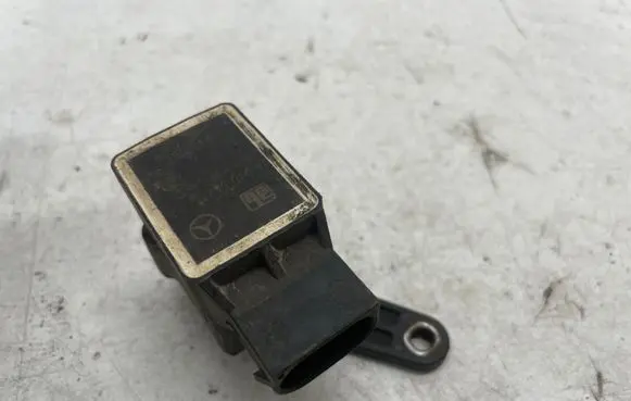 Headlight/headlamp level sensor