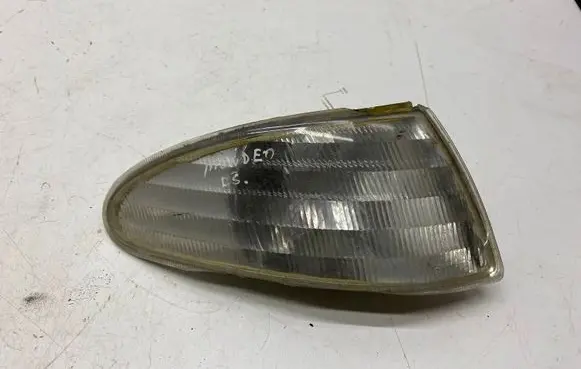 Ford Mondeo MK II Front indicator light