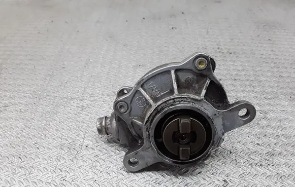 Renault Laguna II Vacuum pump 8200102535