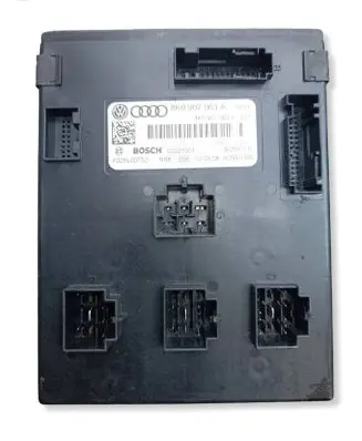Audi A4 S4 B8 8K Comfort/convenience module 8K0907063A F005V00752