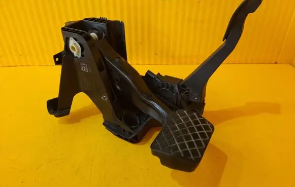 Volkswagen Golf Sportsvan Brake pedal 5Q1723058AR