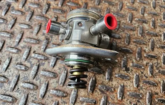 Mercedes-Benz A W177 Fuel injection high pressure pump A2820700001