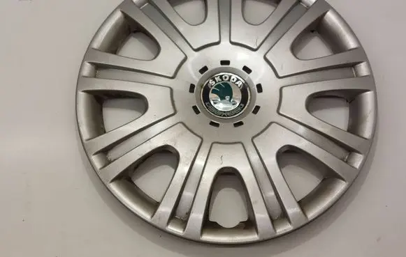 Skoda Octavia Mk2 (1Z) R15 wheel hub/cap/trim 1Z0601147E