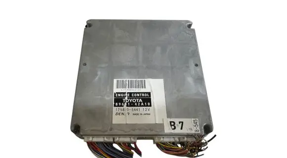 Toyota RAV 4 (XA20) Engine control unit/module 8966142A10