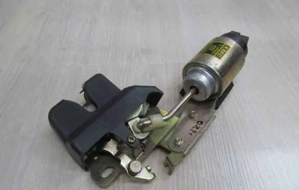 KIA Magentis Tailgate/trunk/boot lock/catch/latch 95790-33050 18470