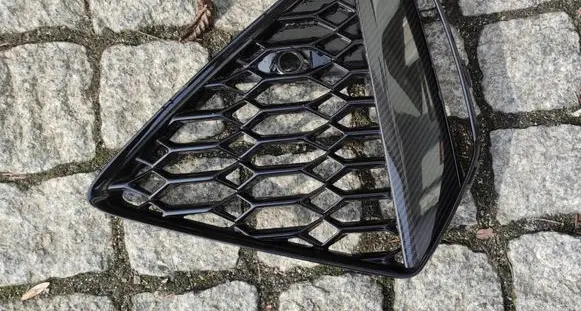 Audi RS6 C8 Front bumper lower grill 4K8807681D