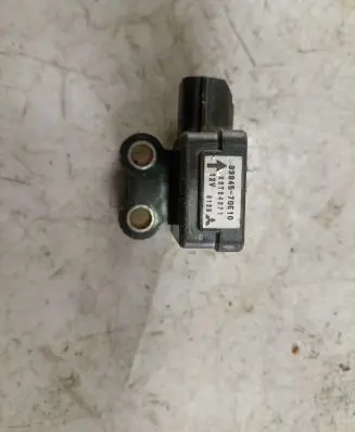 Suzuki Grand Vitara I Airbag deployment crash/impact sensor 3394570E10 X2T24271