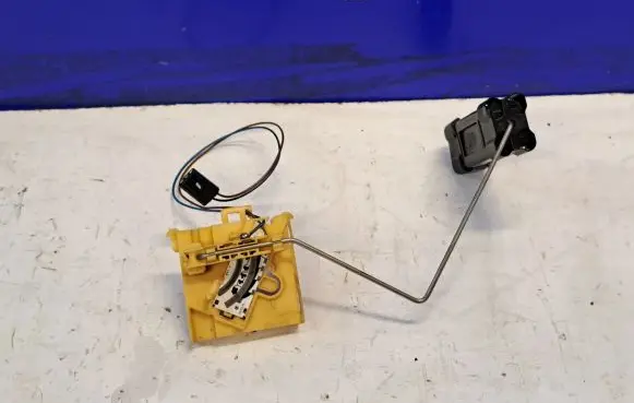 Saab 9-3 Ver1 Fuel level sensor 13132540