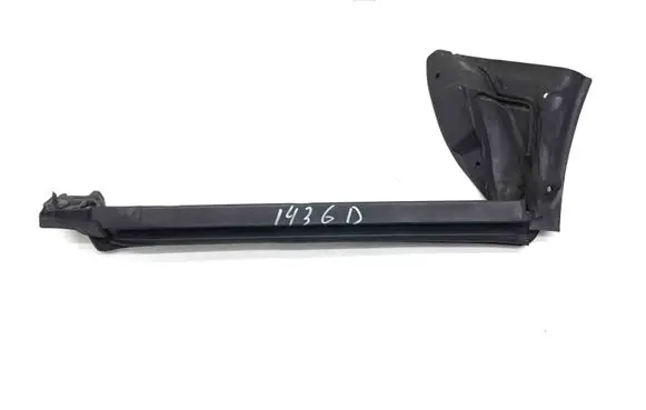 Jaguar XK8 - XKR Rear door rubber seal (on body) X110X4R1 HJA5748CD