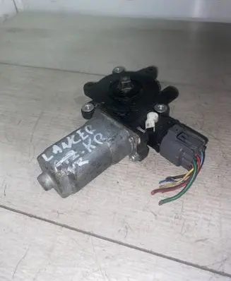 Mitsubishi Lancer Front door window regulator motor 511050