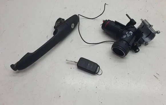 Mercedes-Benz Vaneo W414 Ignition lock