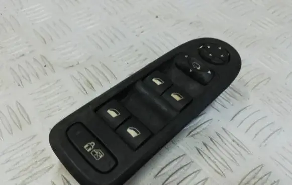 Peugeot 508 Electric window control switch 96556690ZD 30170379