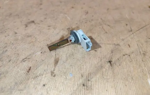 Volkswagen Touran I Interior temperature sensor 3D0907543