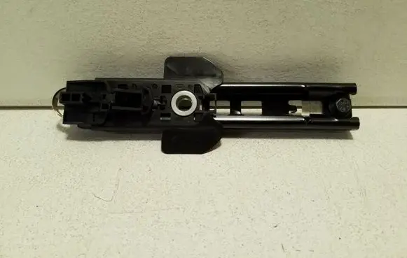 Volvo XC90 Seat belt adjustment rail 31332261