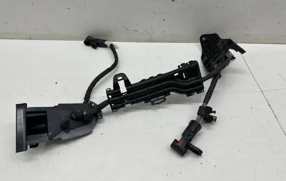 Mercedes-Benz C W206 Positive cable (battery) A2065404517 A2065467800