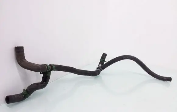 Engine coolant pipe/hose