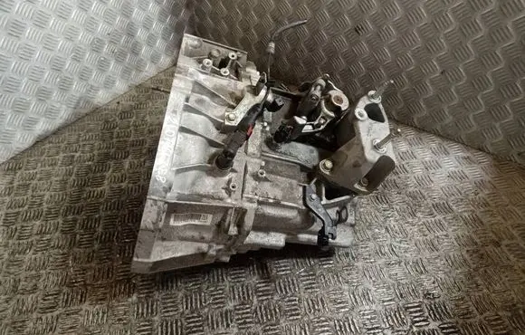 Suzuki Vitara (LY) Manual 5 speed gearbox ZE8