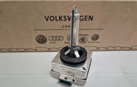 Land Rover Discovery 4 - LR4 Rear tail light bulb 66340HBI D3S q9S56982