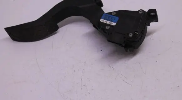 Audi A4 S4 B6 8E 8H Accelerator throttle pedal 8E1723523F 6PV00837600