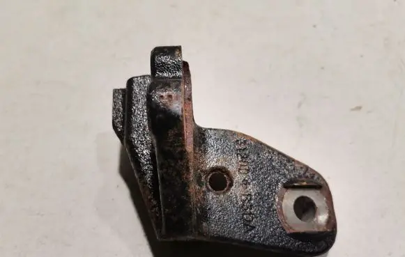 Lexus RX 450H Gearbox mounting bracket 31200B3DA