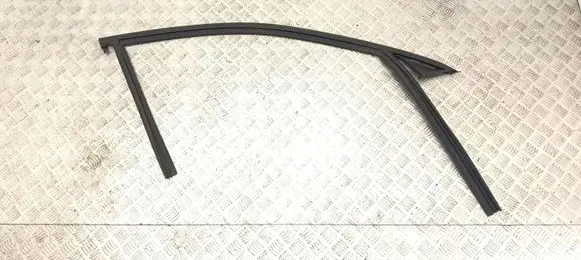 Volvo XC40 Rubber seal front coupe door 32378498