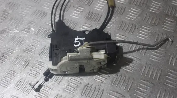 Mitsubishi Lancer X Front door lock