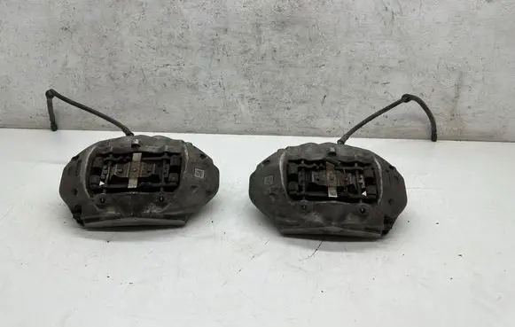 Mercedes-Benz CLS C218 AMG Front brake caliper 21817
