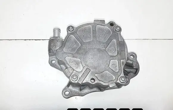Audi A4 S4 B8 8K Vacuum pump 03L145100F