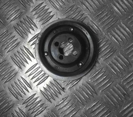 Volkswagen PASSAT B7 Water pump pulley 03C880727D