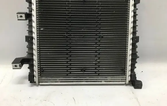 Volkswagen Touareg II Optional radiator 7P0121212L