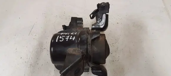 Toyota Avensis T270 Engine mount bracket