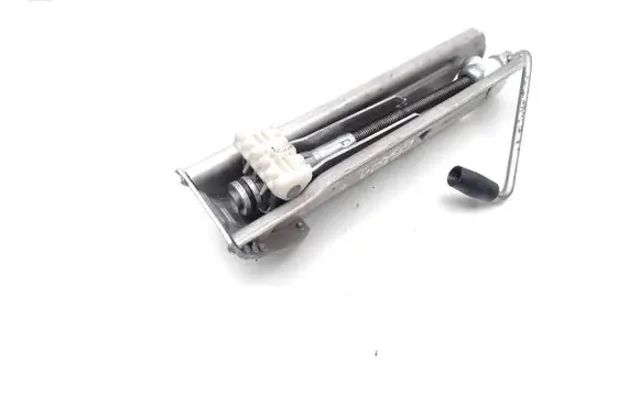 Mercedes-Benz C W204 Lift Jack A2115830415