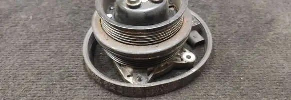 Volkswagen Golf VI Water pump pulley 03C880727D