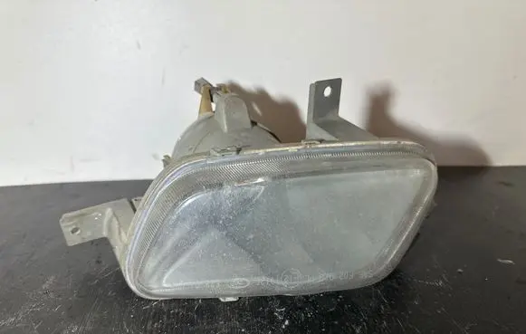 Volvo V70 Front fog light 8693347 725812SAP07