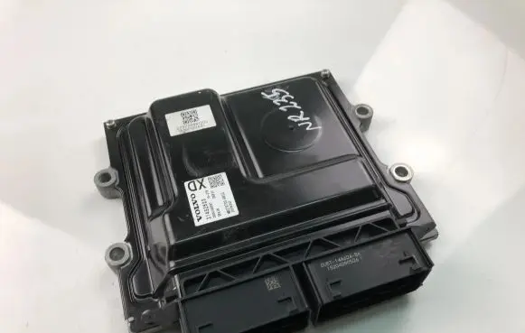 Volvo V60 Engine control unit/module ECU 31452623