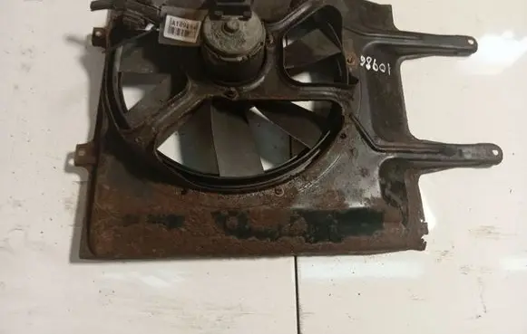Volkswagen PASSAT B4 Radiator cooling fan shroud 