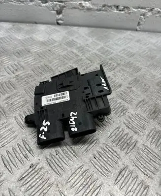 BMW X3 F25 Current control relay 608377 9227458