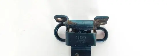 Audi A4 S4 B5 8D Rear door lower hinge 4A0833411A