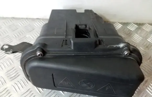 BMW 5 F10 F11 Other engine bay part 8508212 8511409