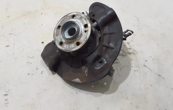 Mercedes-Benz GLA H247 Front wheel hub A2473320100