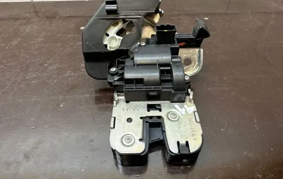 Audi A1 Tailgate/trunk/boot lock/catch/latch 8R0827505