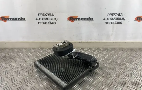 Volkswagen PASSAT B8 Air conditioning (A/C) air dryer 5Q1820105 5Q0820679E