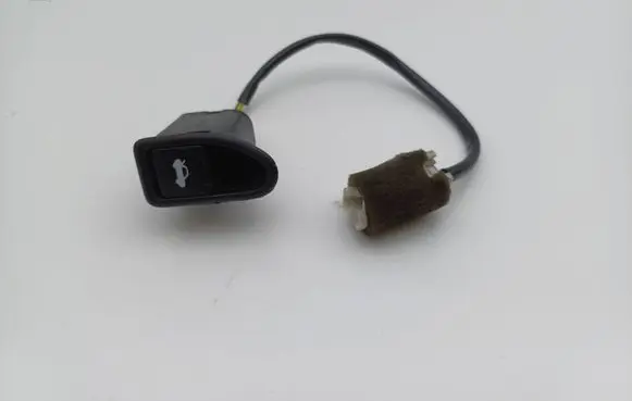 Hyundai Coupe Tailgate/boot open switch button 