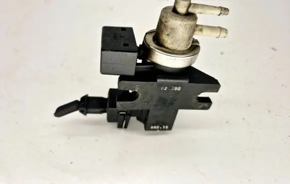 Volvo V70 Turbo solenoid valve 30637251