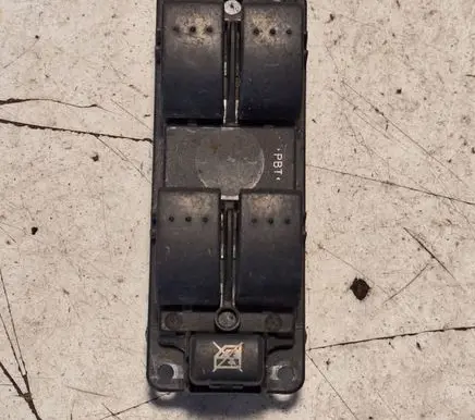 Mazda 3 I Electric window control switch 03123005BP5E 09052005 BP5E66350